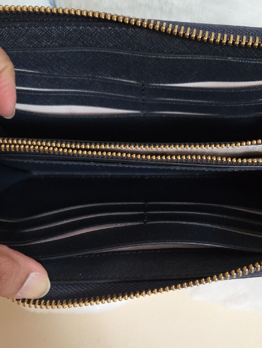 EUC kate spade Navy Floral Zip Wallet - Picture 5 of 11